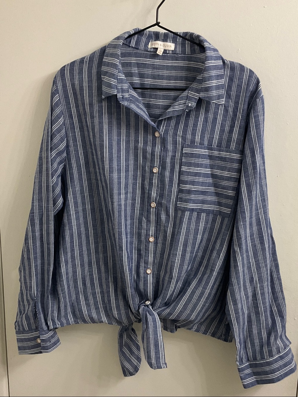 Eden & Olivia Blue and White Striped Button-Front Tie Hem Shirt